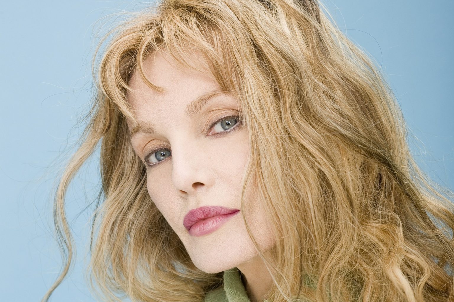 Arielle Dombasle "J'ai voulu, de toutes mes forces, exister comme je